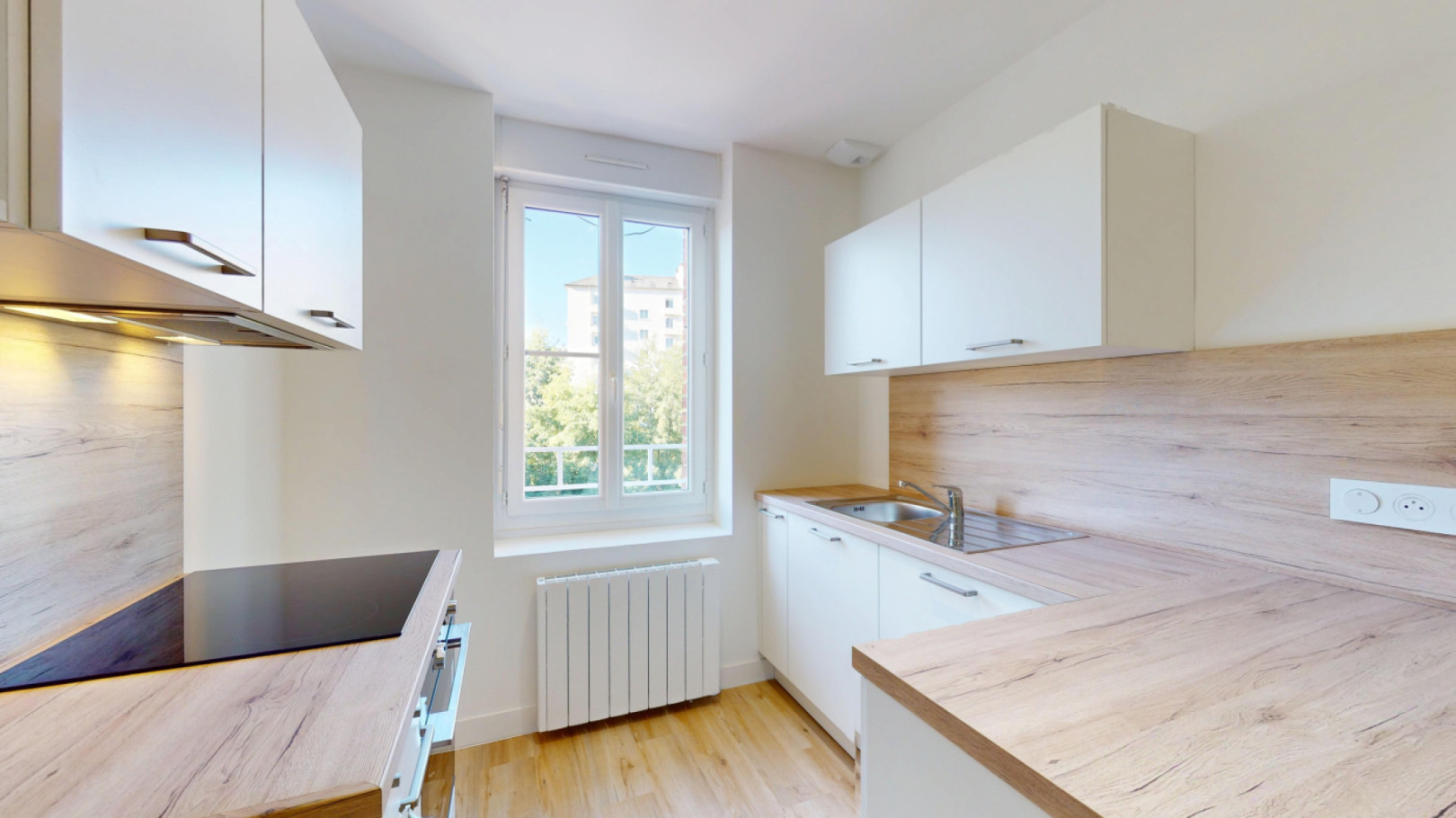 
                                                Location
                                                 Location 30.75m²