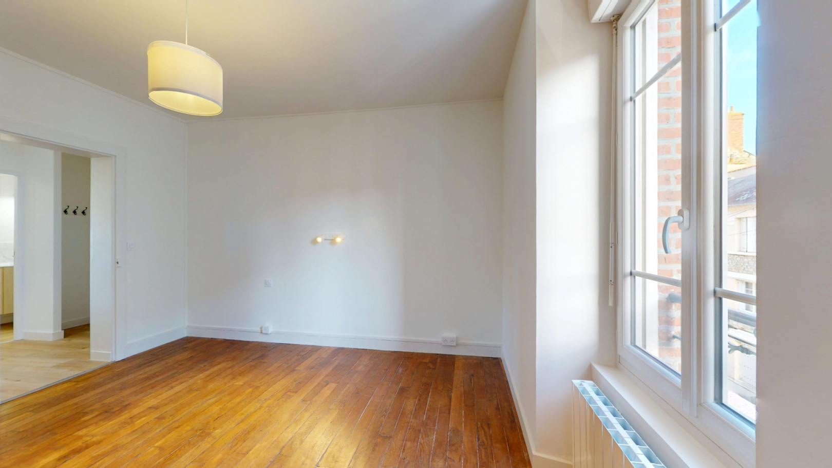 
                                                Location
                                                 Location 30.75m²