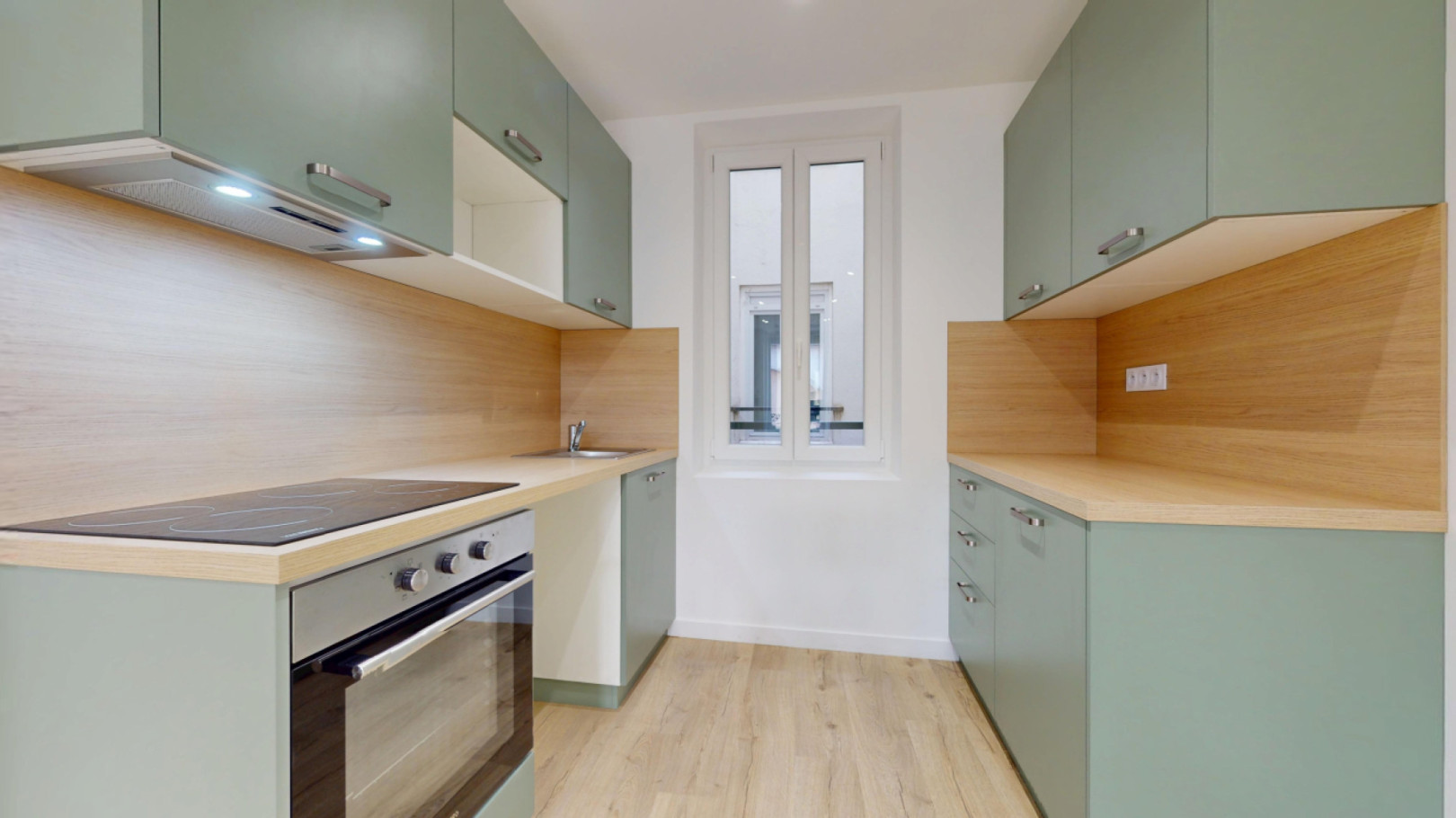
                                                Location
                                                 Location 31.29m²