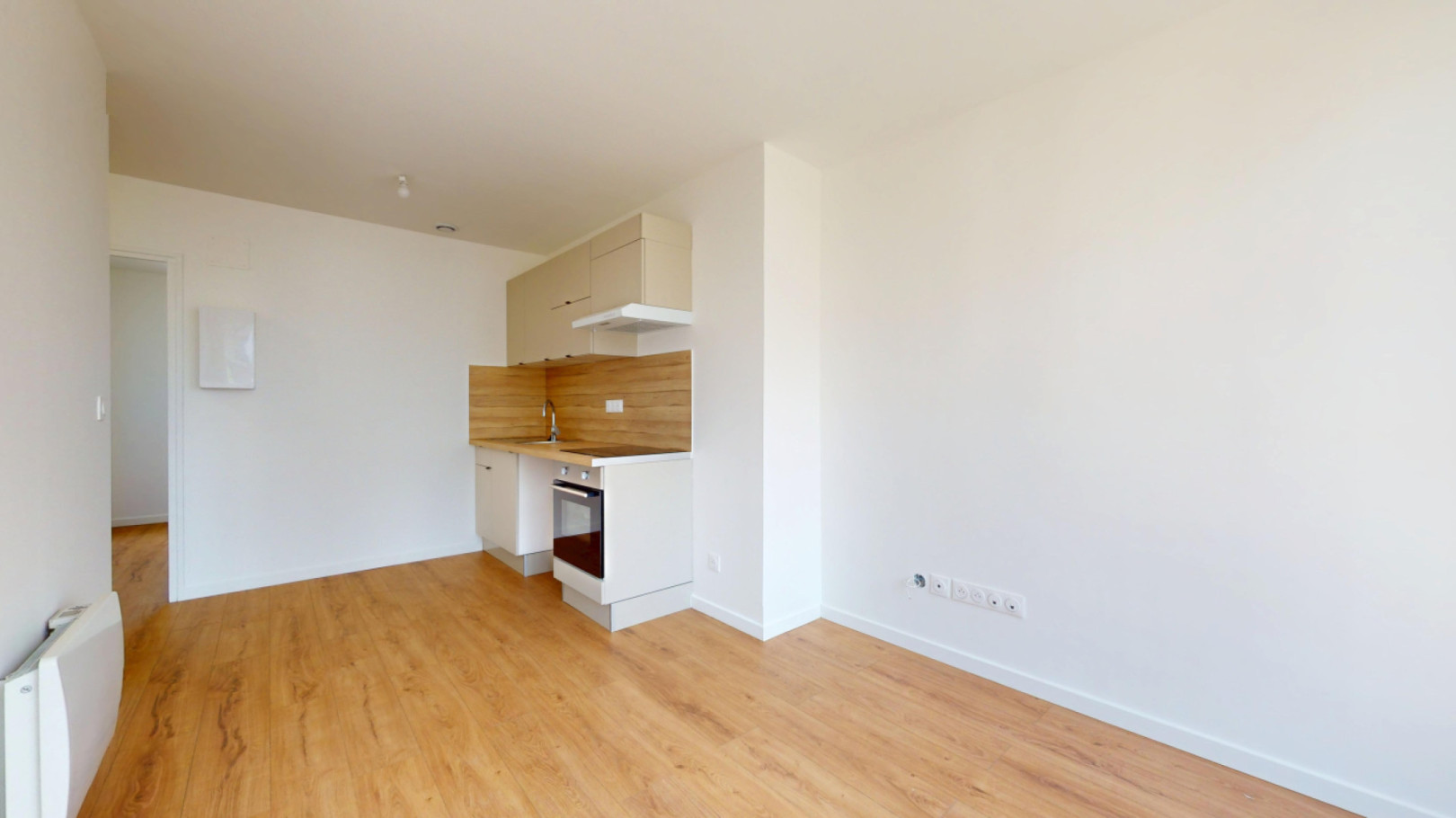 
                                                Location
                                                 Location 36.67m²