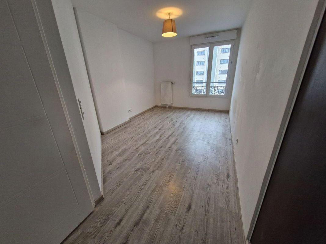 
                                                Location
                                                 Location 3P 60m²