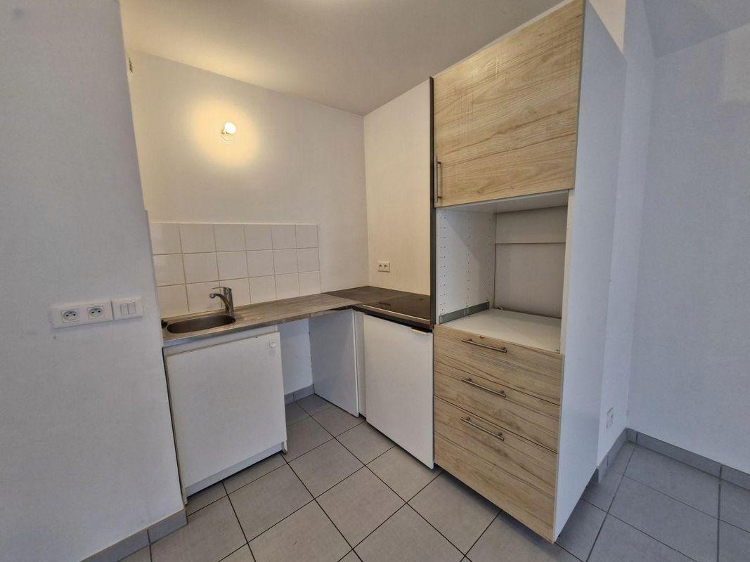 
                                                Location
                                                 Location 3P 60m²