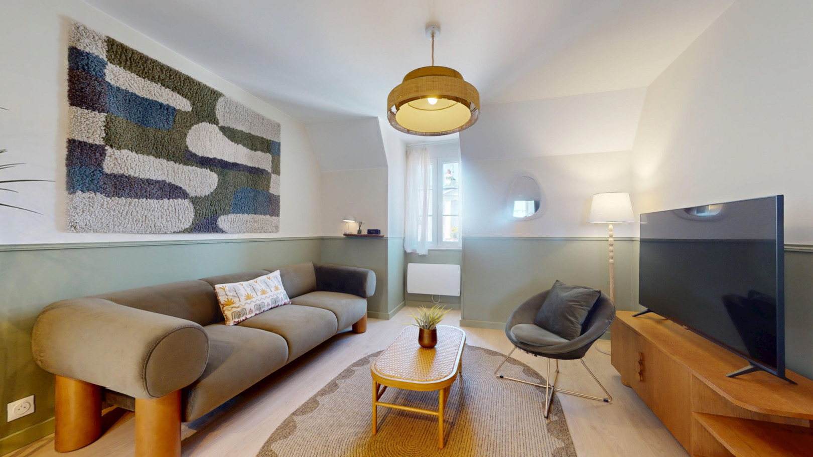 
                                                Location
                                                 Location 40.80m²