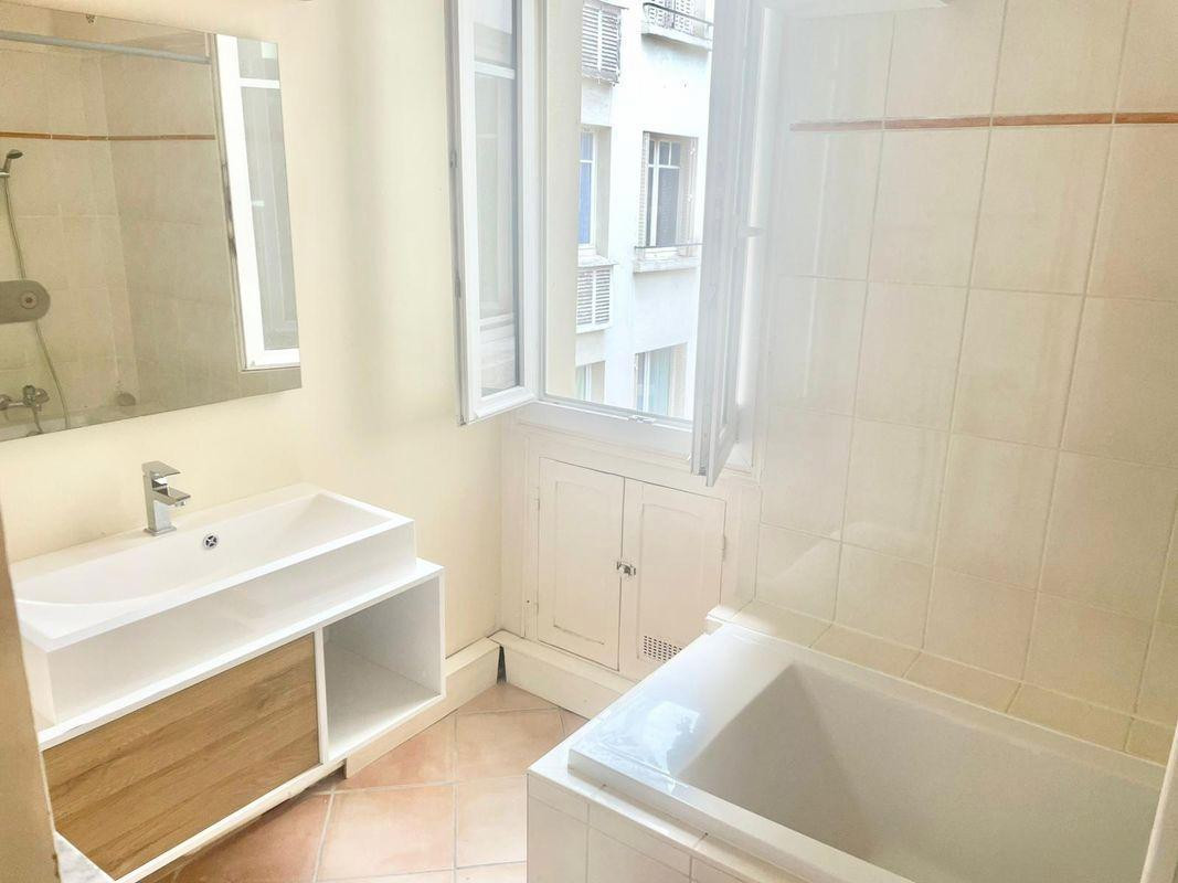 
                                                Location
                                                 Location 45 m2 Montrouge