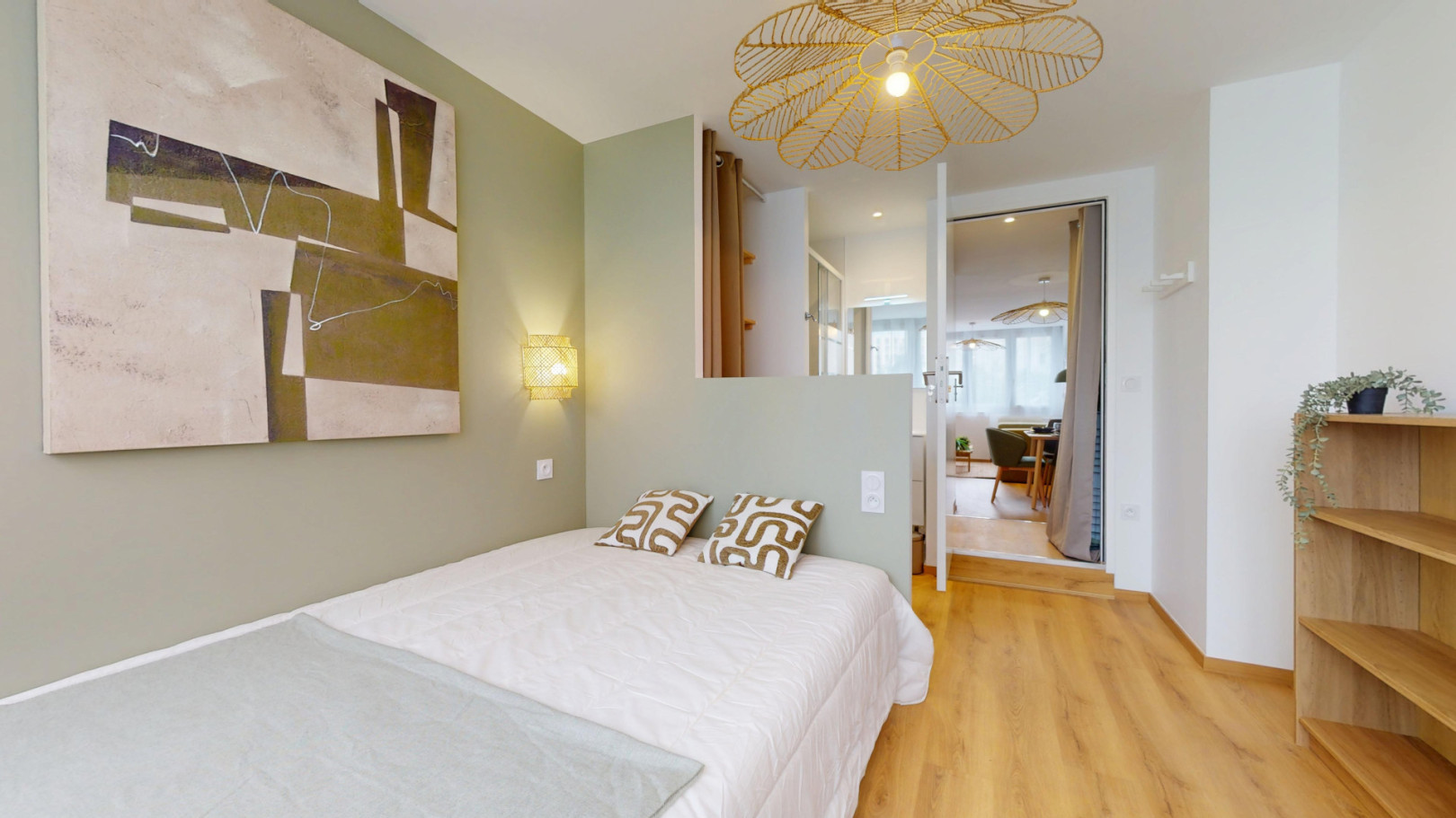 
                                                Location
                                                 Location 56.03m²