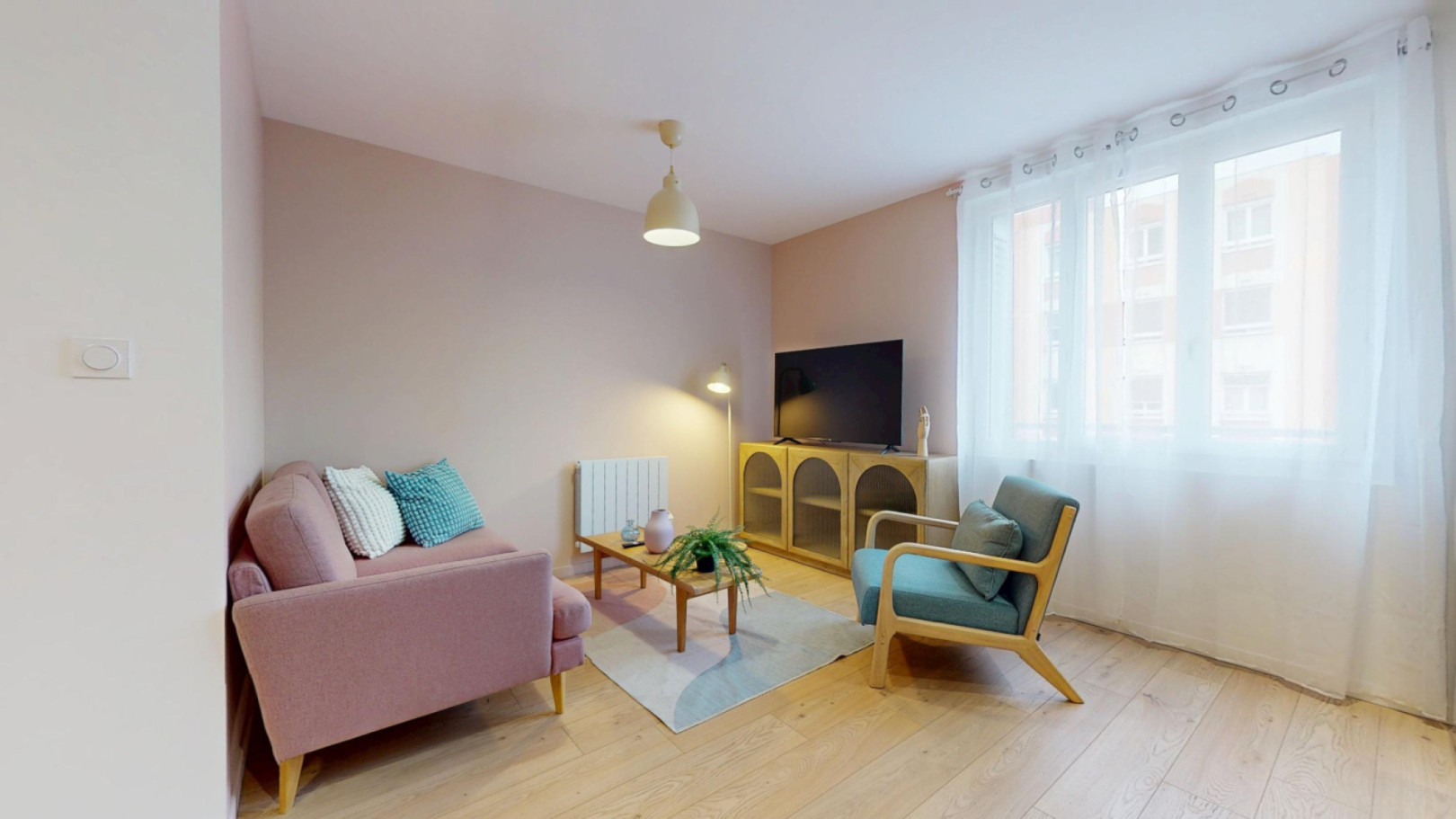 
                                                Location
                                                 Location 60.02m²
