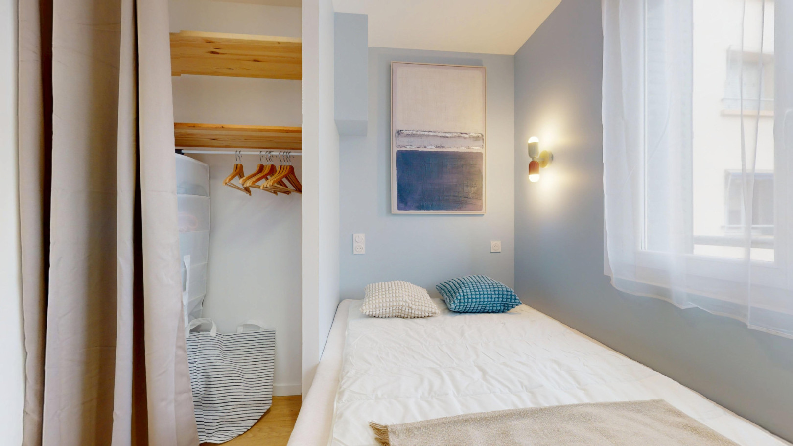 
                                                Location
                                                 Location 60.02m²