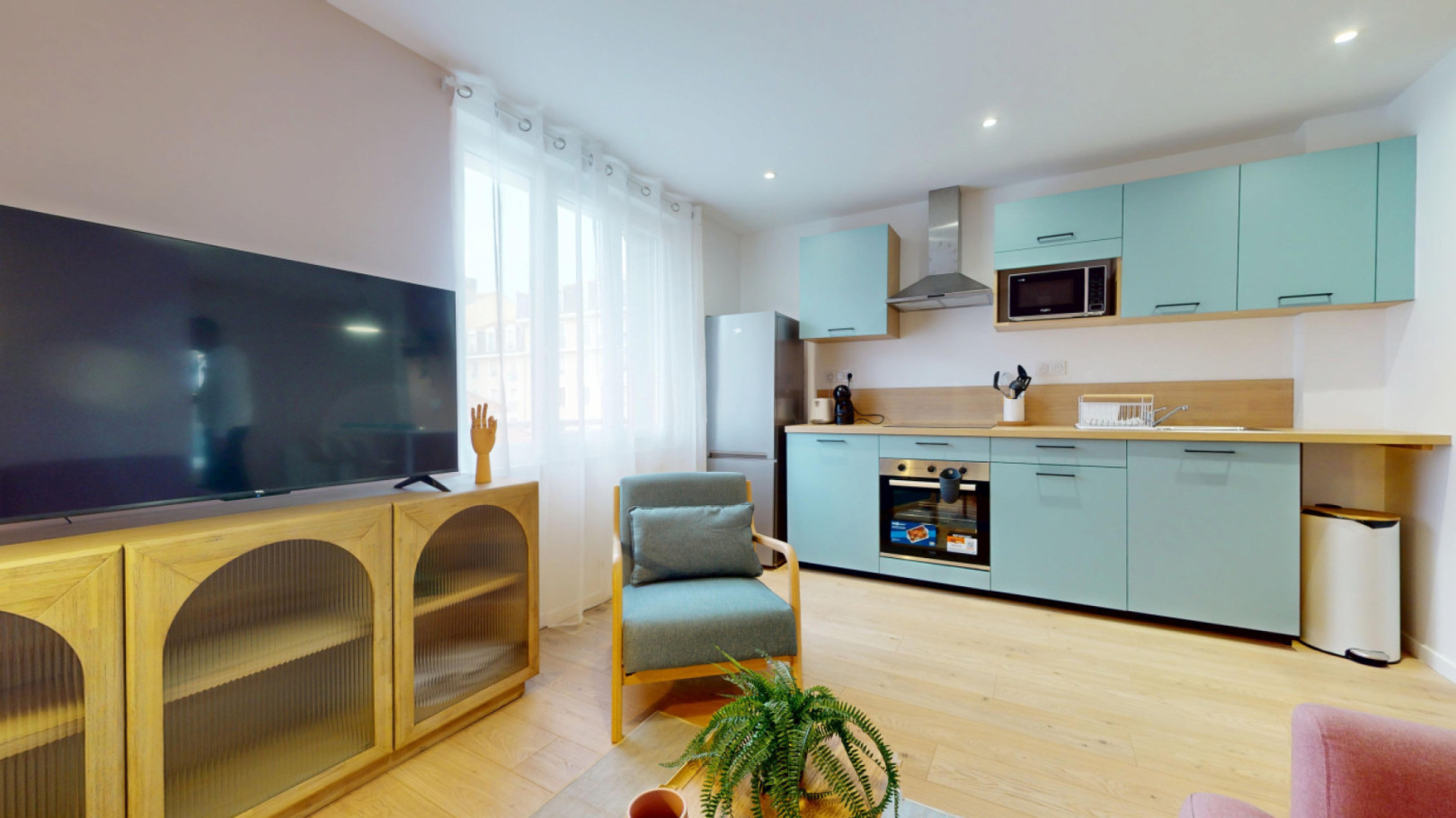 
                                                Location
                                                 Location 60.02m²