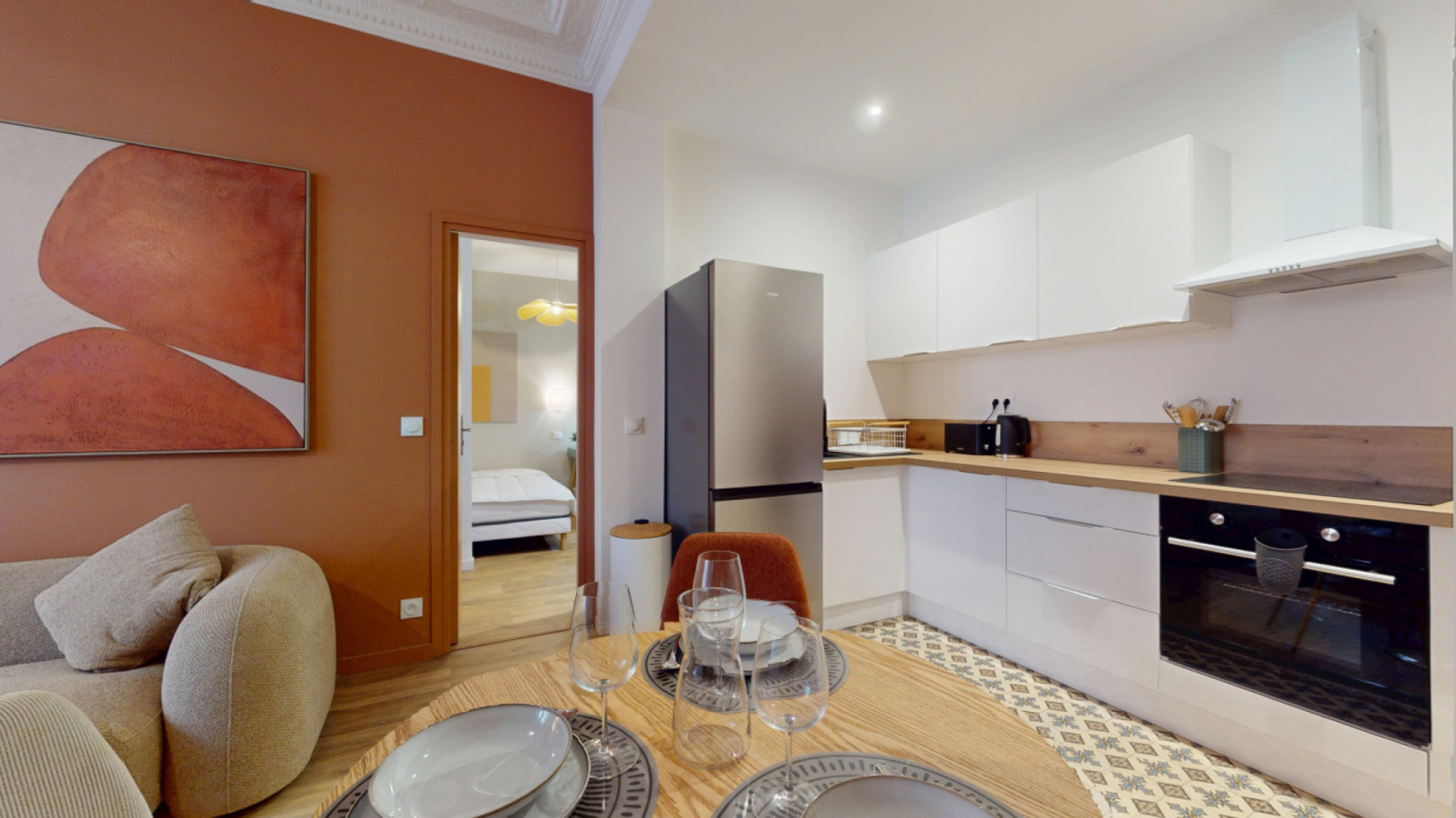 
                                                Location
                                                 Location 61.00m²