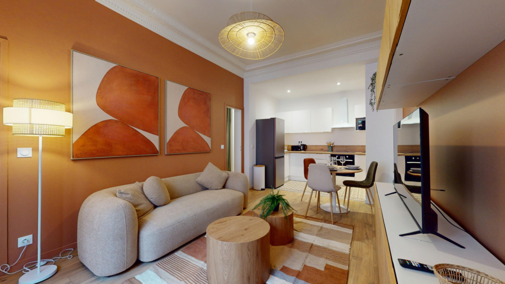 
                                                Location
                                                 Location 61.00m²