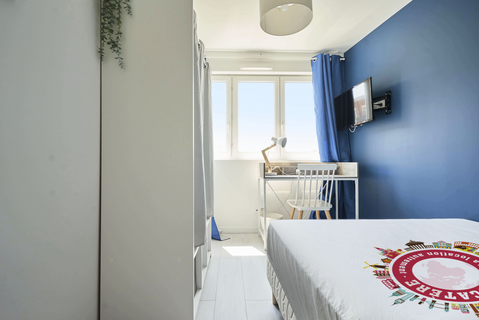 
                                                Location
                                                 Location 61.43m²