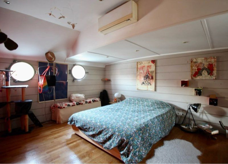 
                                                Location
                                                 Location 65 m2 sur péniche