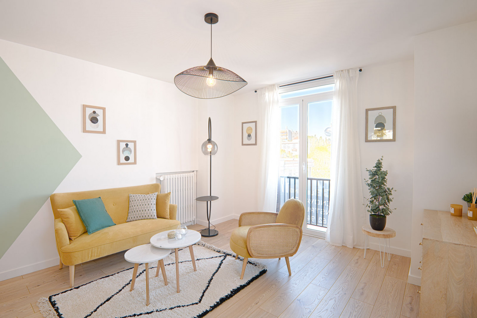 
                                                Location
                                                 Location 67.57m²
