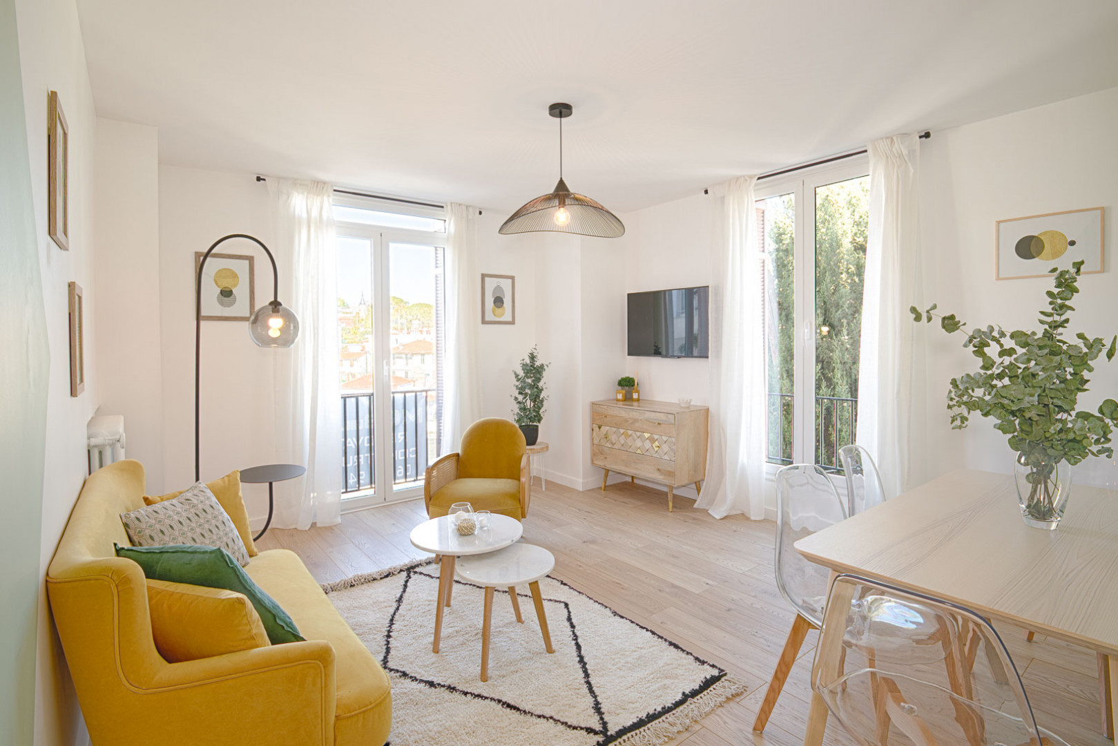 
                                                Location
                                                 Location 67.57m²