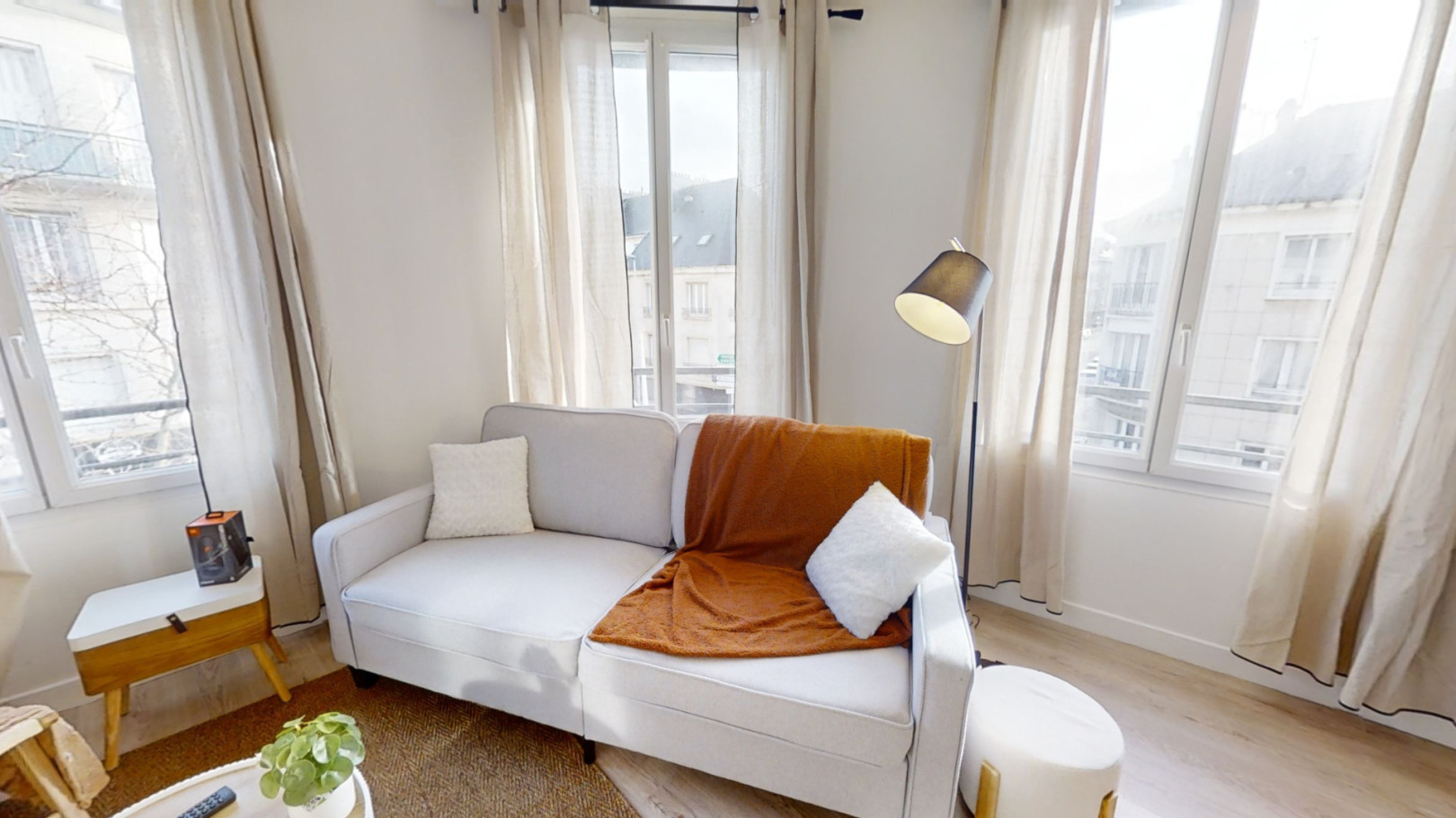 
                                                Location
                                                 Location 68.00m²