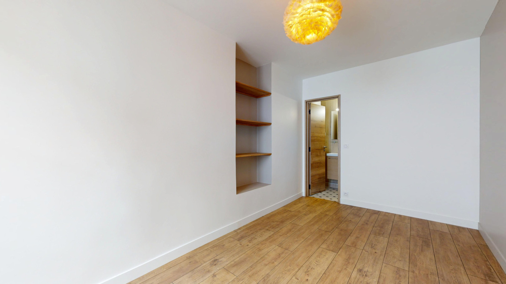 
                                                Location
                                                 Location 69.72m²