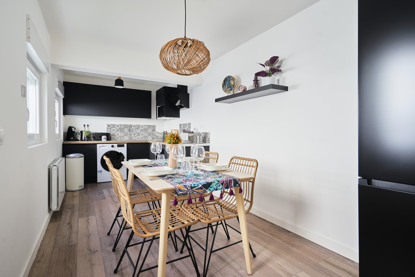 
                                                Location
                                                 Location 79.83m²