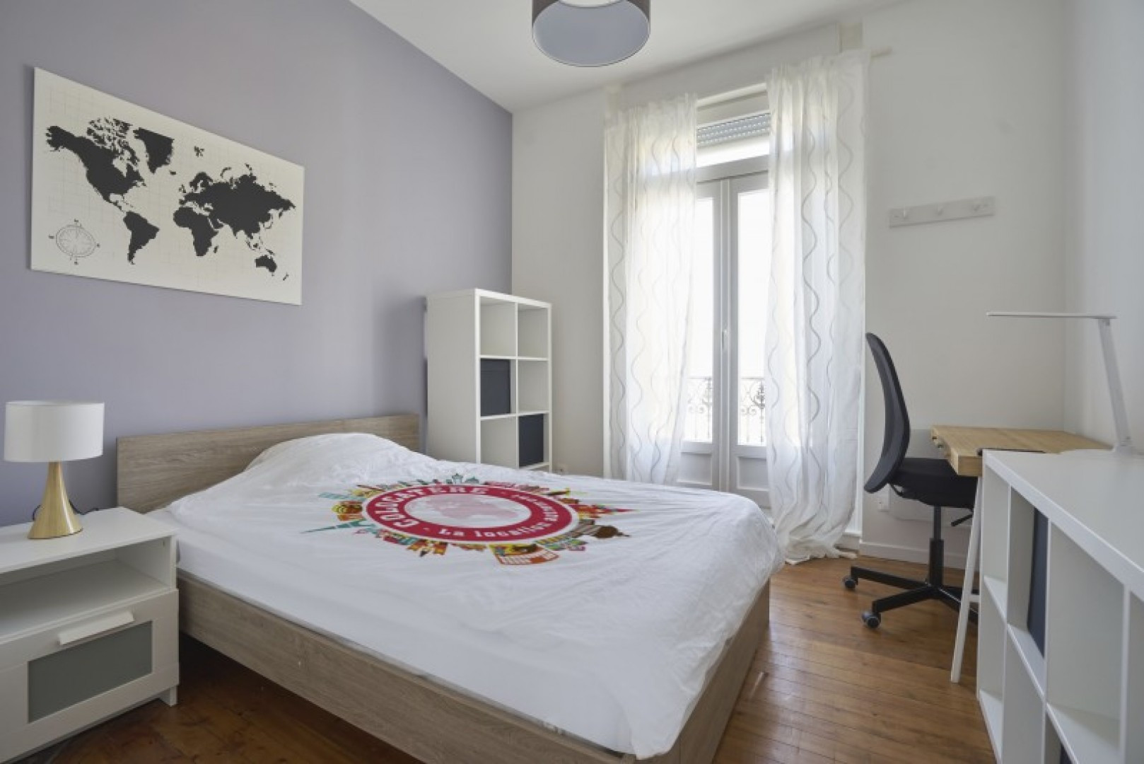 
                                                Location
                                                 Location 84.99m²