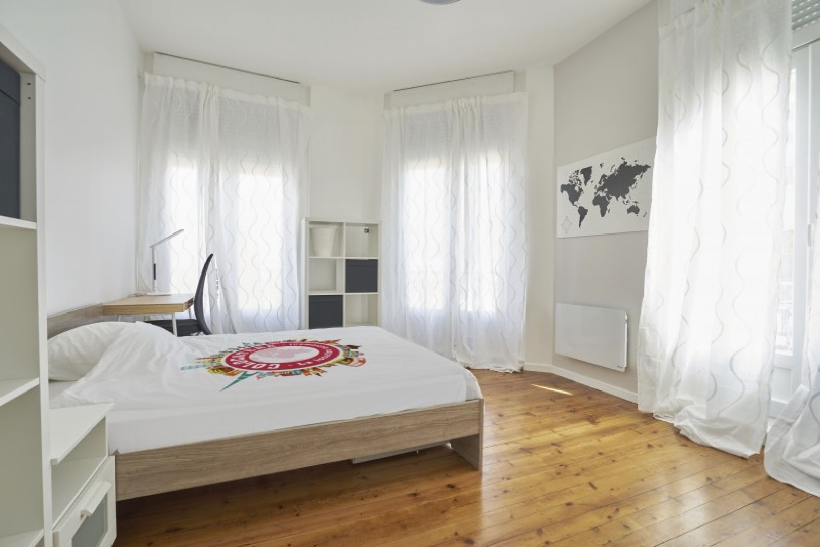 
                                                Location
                                                 Location 84.99m²