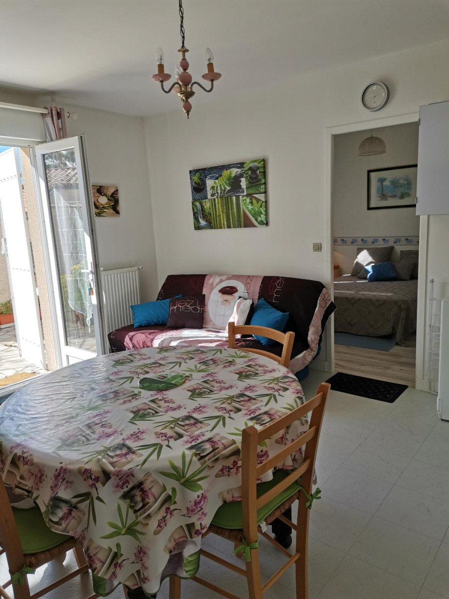 
                                                Location
                                                 Location appart étudiant (e) année scolaire