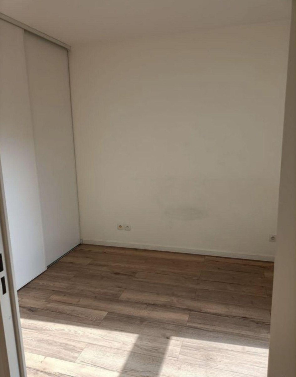 
                                                Location
                                                 Location appartement 2 pièces 42m2