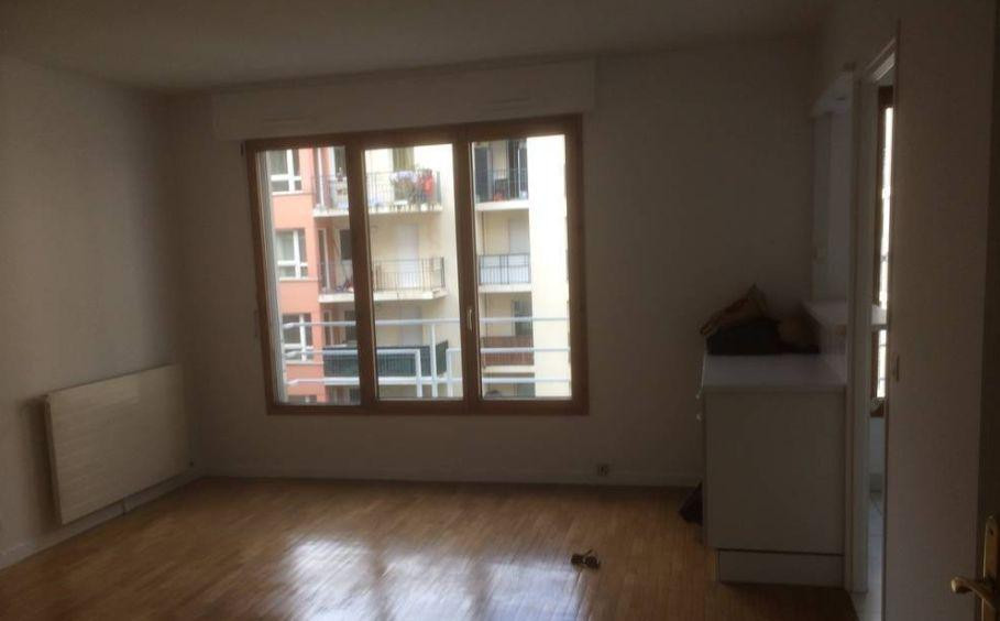 
                                                Location
                                                 Location appartement 2 pièces 50 m² Paris 19E