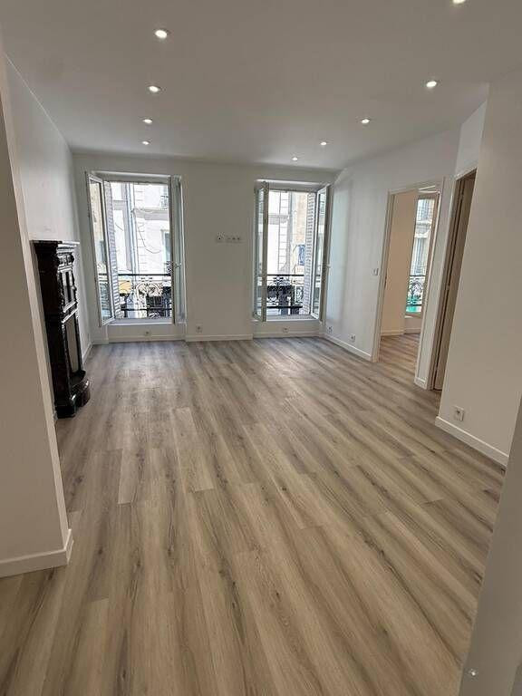 
                                                Location
                                                 Location appartement 2 pièces 51 m² Paris 18è