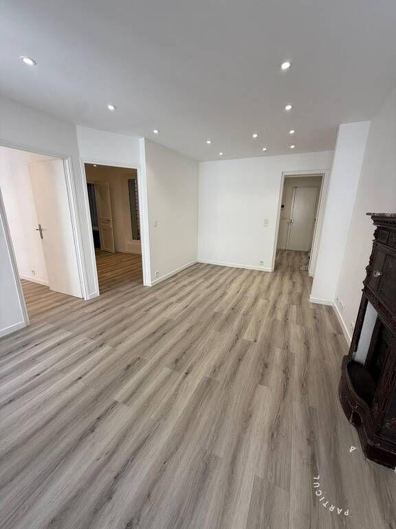 
                                                Location
                                                 Location appartement 2 pièces 51 m² Paris 18è