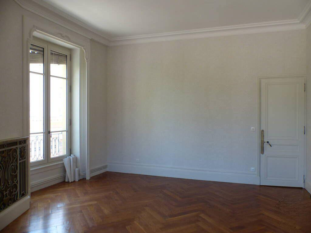 
                                                Location
                                                 Location appartement 2 pièces 55 m² Lyon 1Er