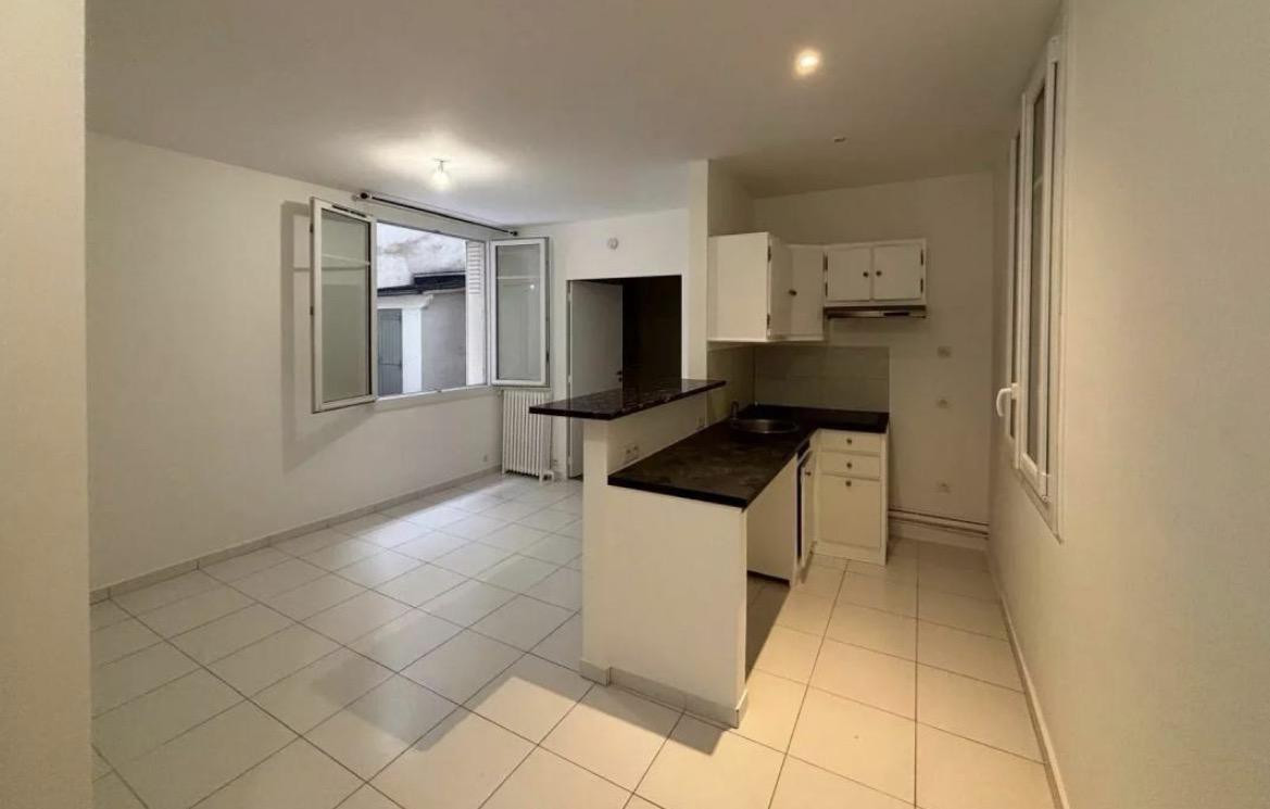 
                                                Location
                                                 Location appartement 2 pièces