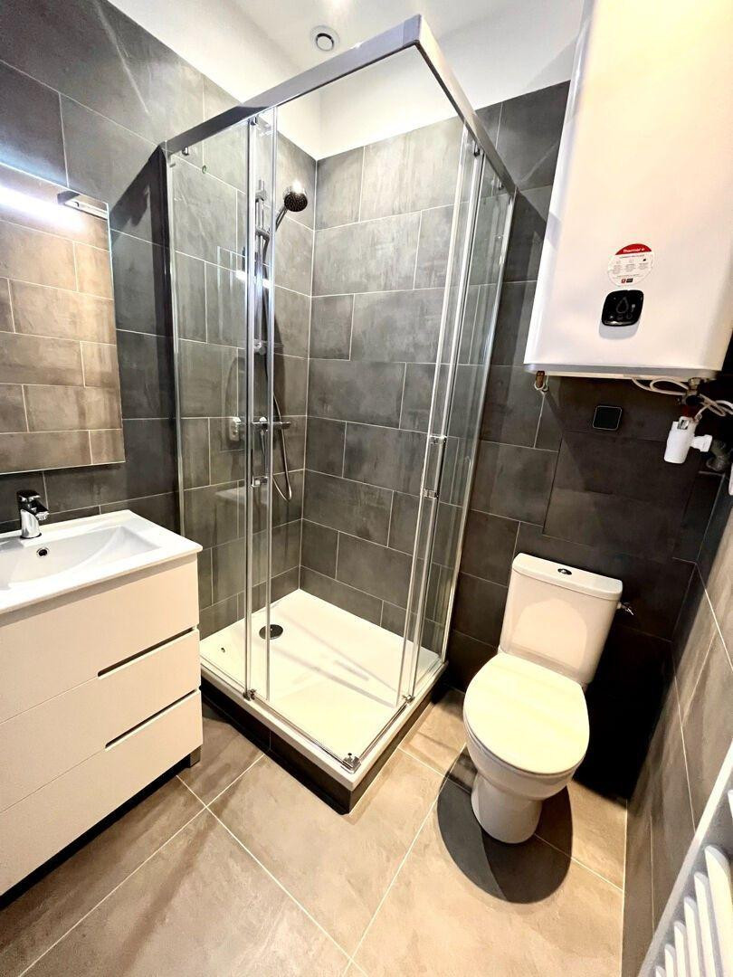 
                                                Location
                                                 Location appartement 2 pièces Paris 15ème Lourmel