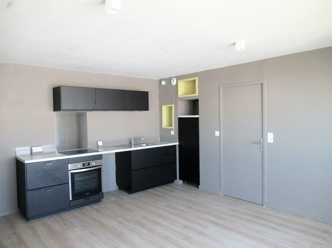 
                                                Location
                                                 Location appartement 2 pièces Paris 15ème Lourmel