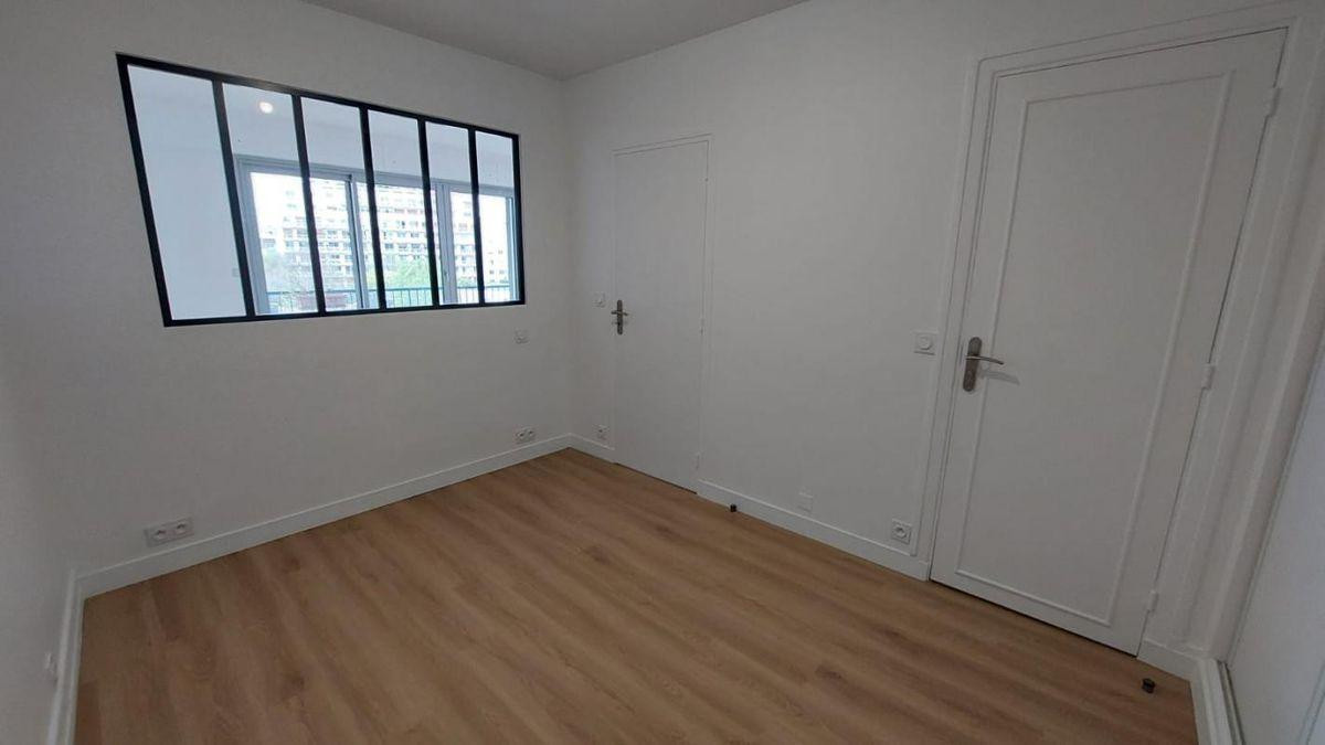
                                                Location
                                                 Location appartement 2 pièces Paris 16
