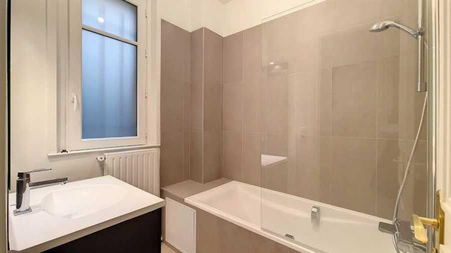 
                                                Location
                                                 Location appartement 2 pièces Paris 16ème 51 m2