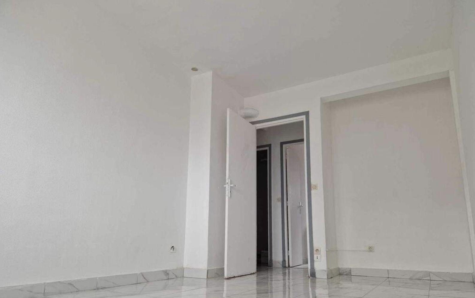 
                                                Location
                                                 Location appartement 3 pièces 53 m²