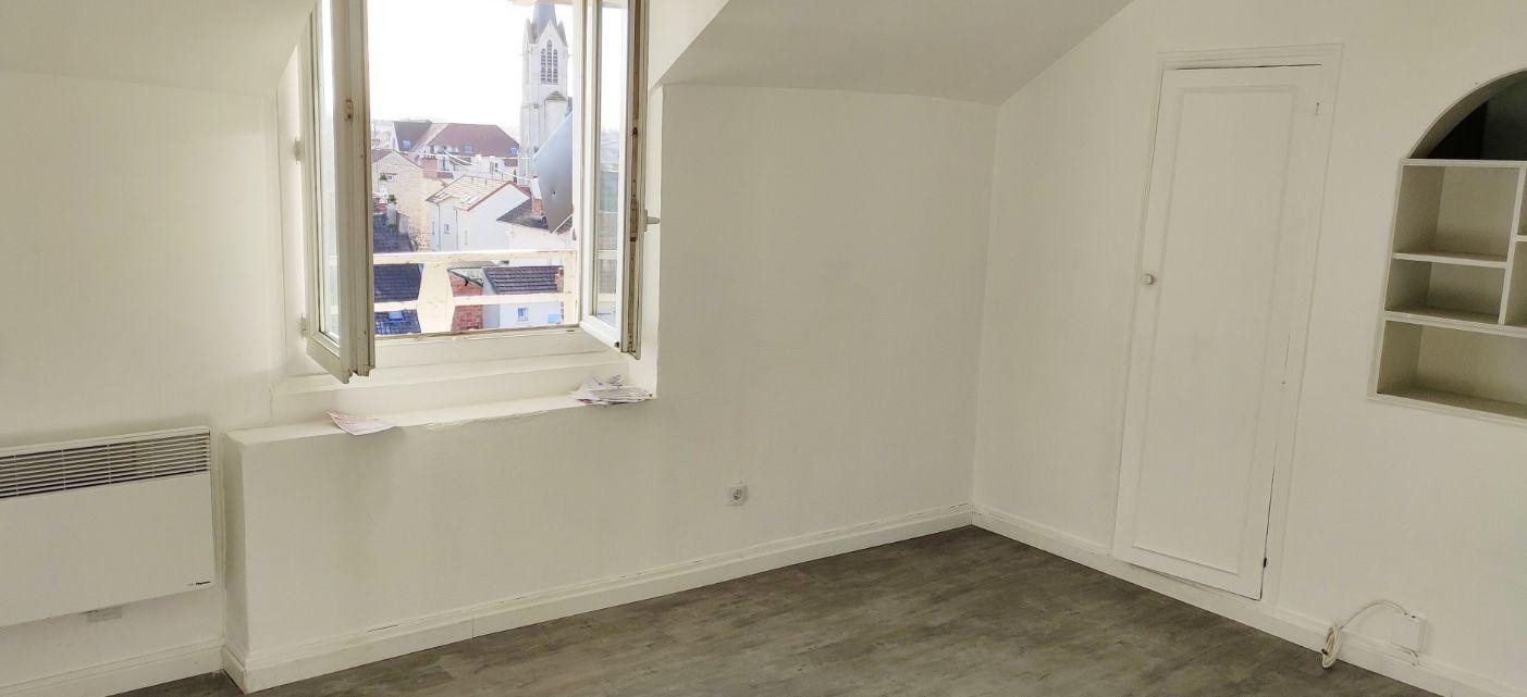 
                                                Location
                                                 Location Appartement F3 en soleillé