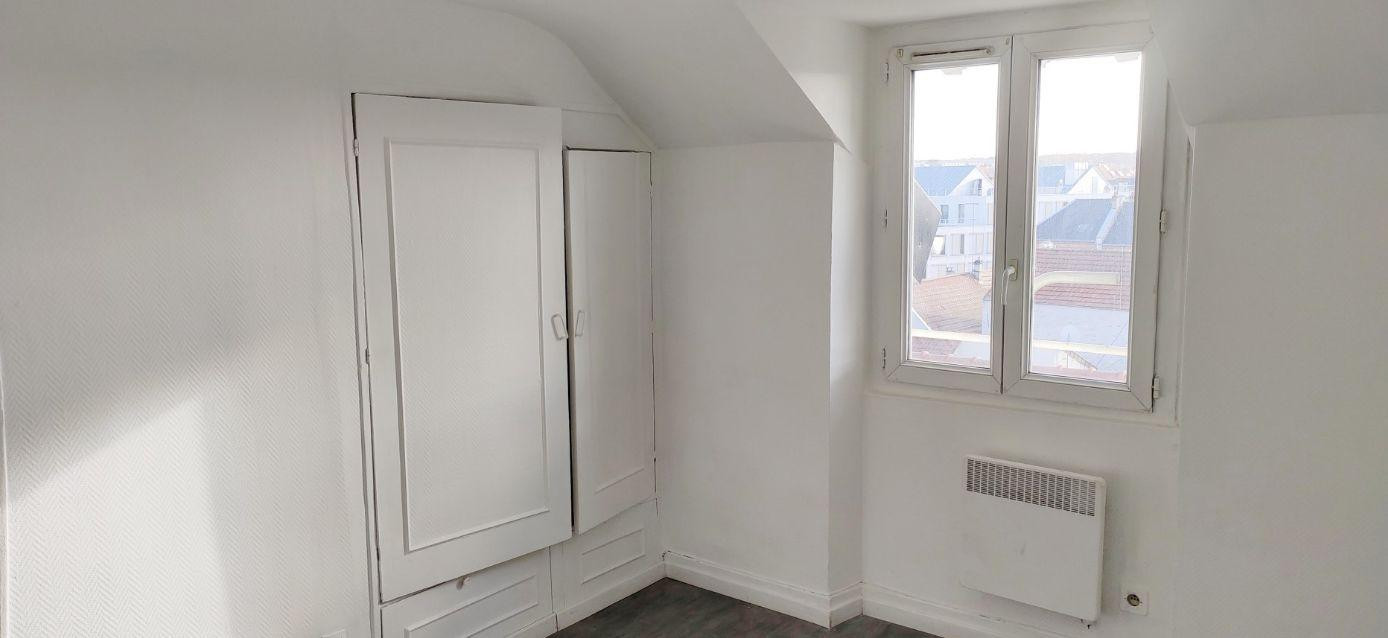 
                                                Location
                                                 Location Appartement F3 en soleillé