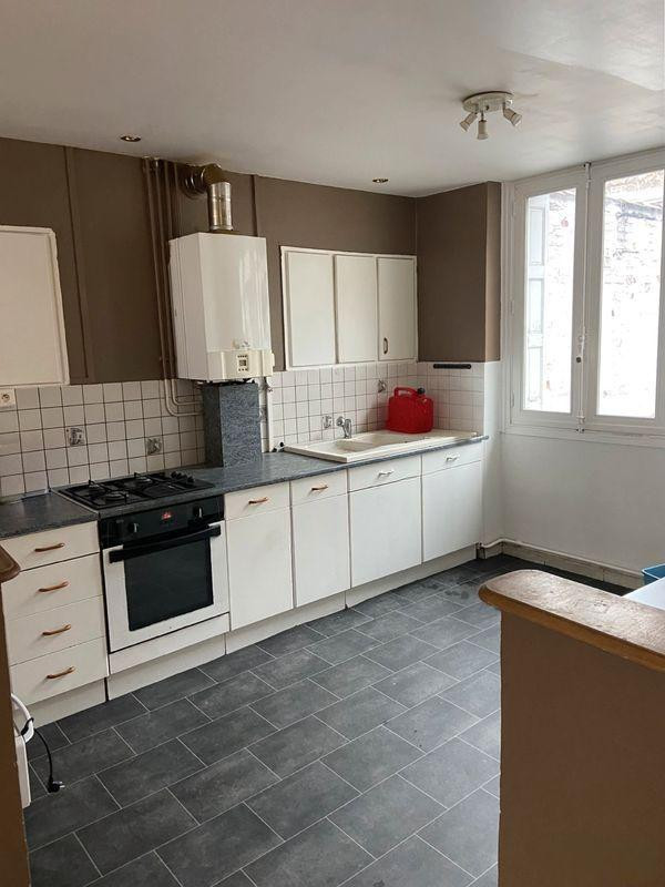 
                                                Location
                                                 Location Appartement lumineux traversant