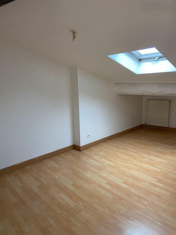 
                                                Location
                                                 Location Appartement lumineux traversant