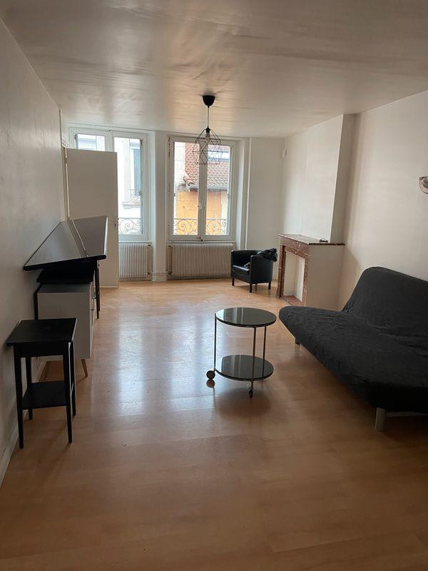 
                                                Location
                                                 Location Appartement lumineux traversant