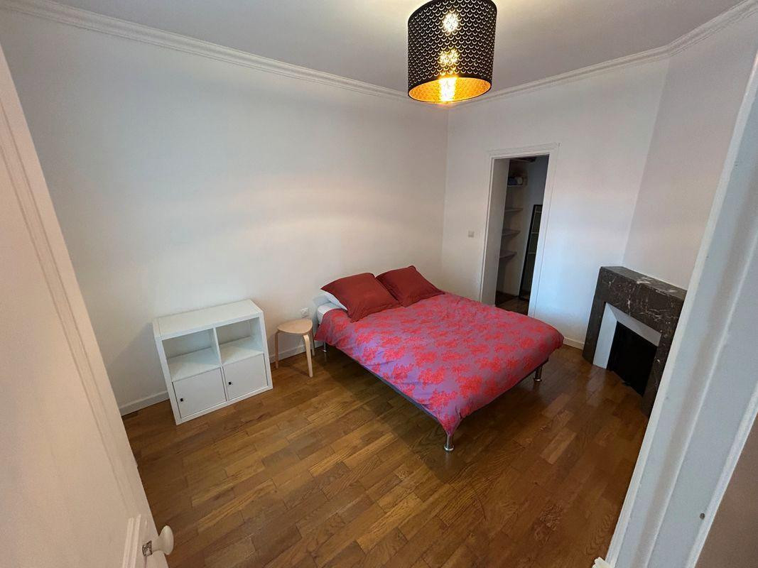 
                                                Location
                                                 Location appartement meublé Montrouge 32m2