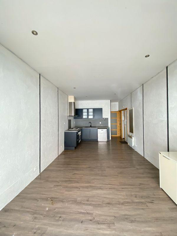 
                                                Location
                                                 Location appartement non meublé