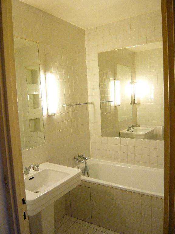 
                                                Location
                                                 Location appartement Paris 20ème