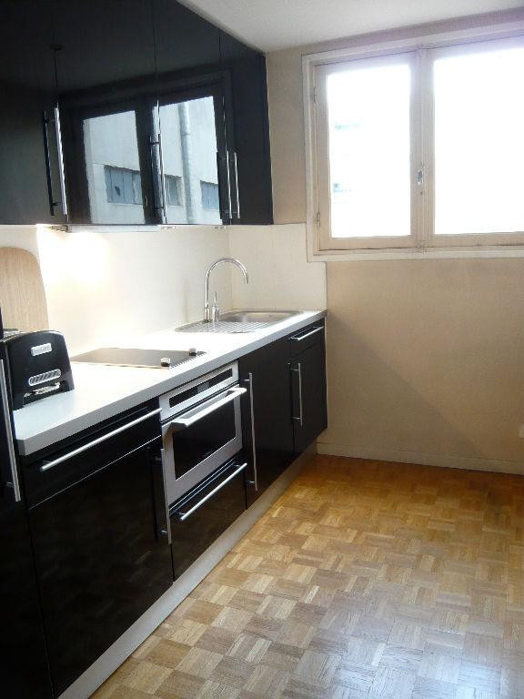 
                                                Location
                                                 Location appartement Paris 20ème