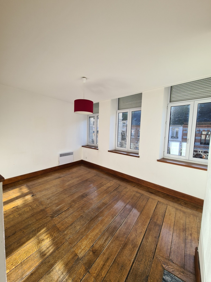 
                                                Location
                                                 LOCATION - APPARTEMENT - SOLRE LE CHATEAU