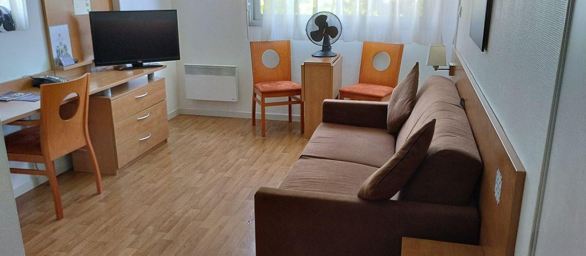 
                                                Location
                                                 Location appartement T1 Bis meublé