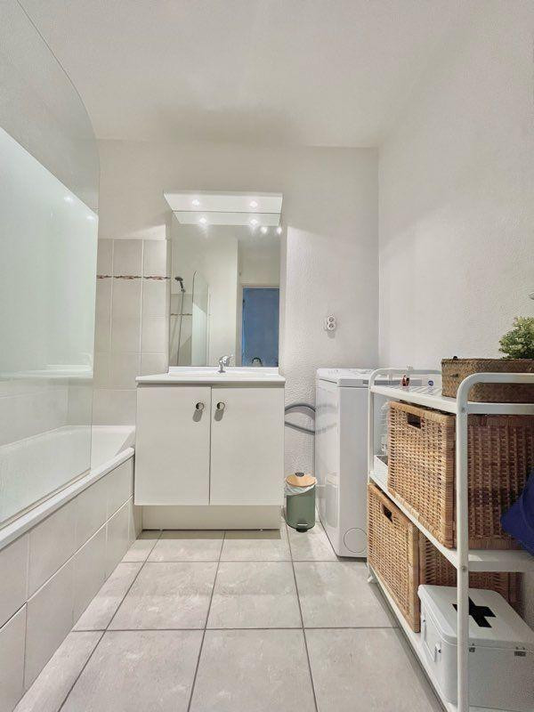 
                                                Location
                                                 Location appartement T2 de 43m2 non meublé