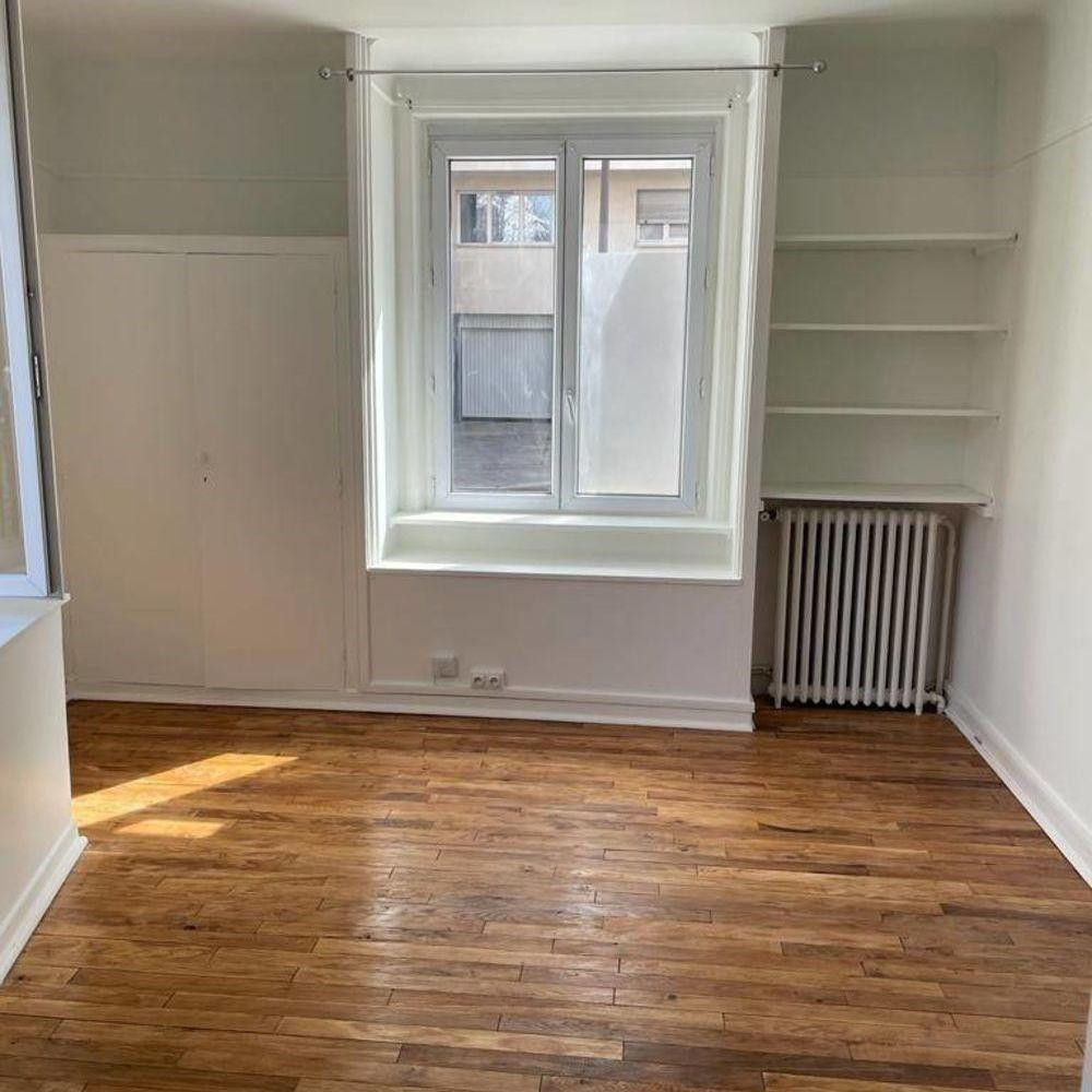 
                                                Location
                                                 Location beau studio lumineux Paris 19ème