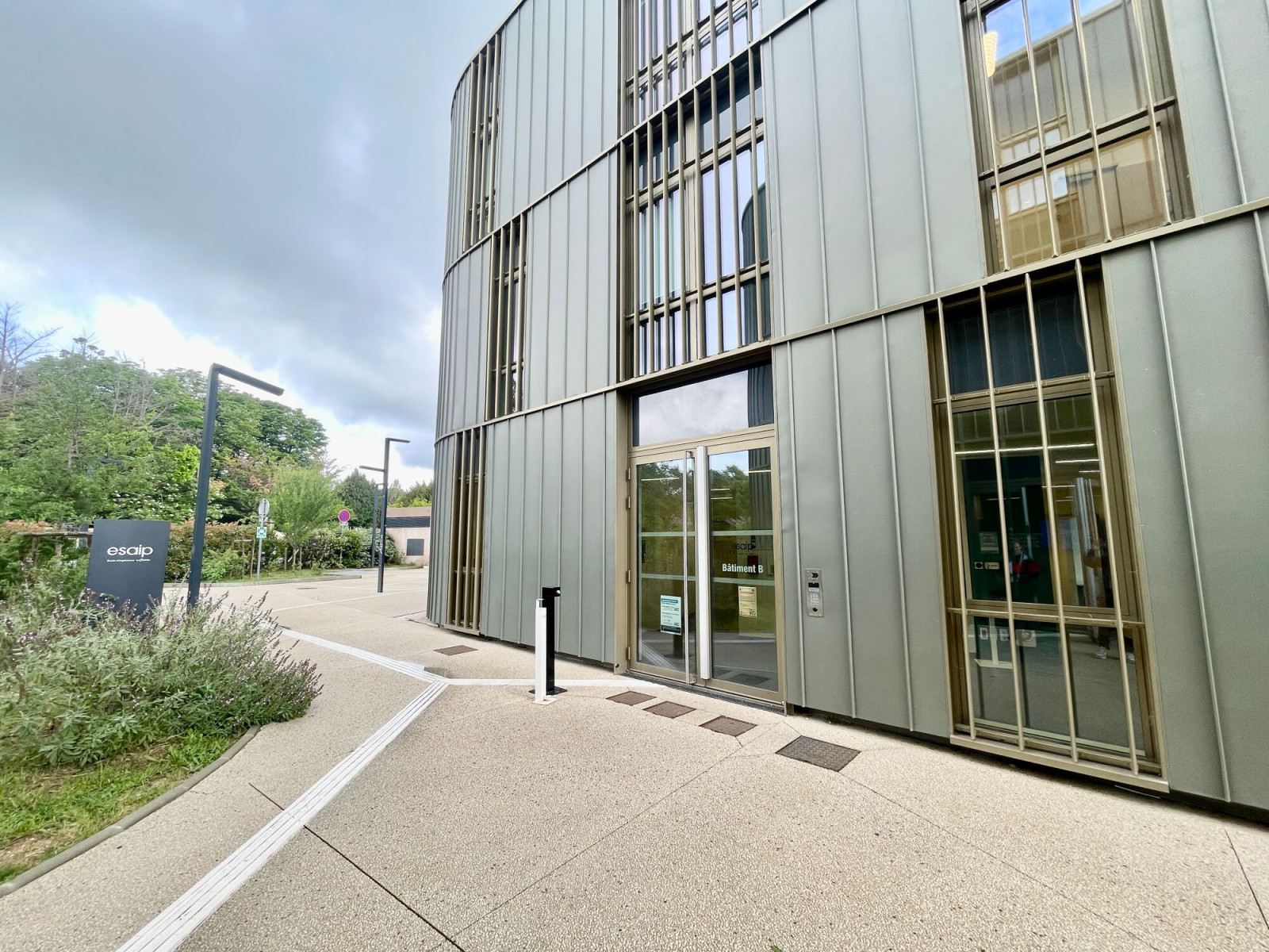 
                                                Location
                                                 Location Bureaux Aix-en-Provence 13090