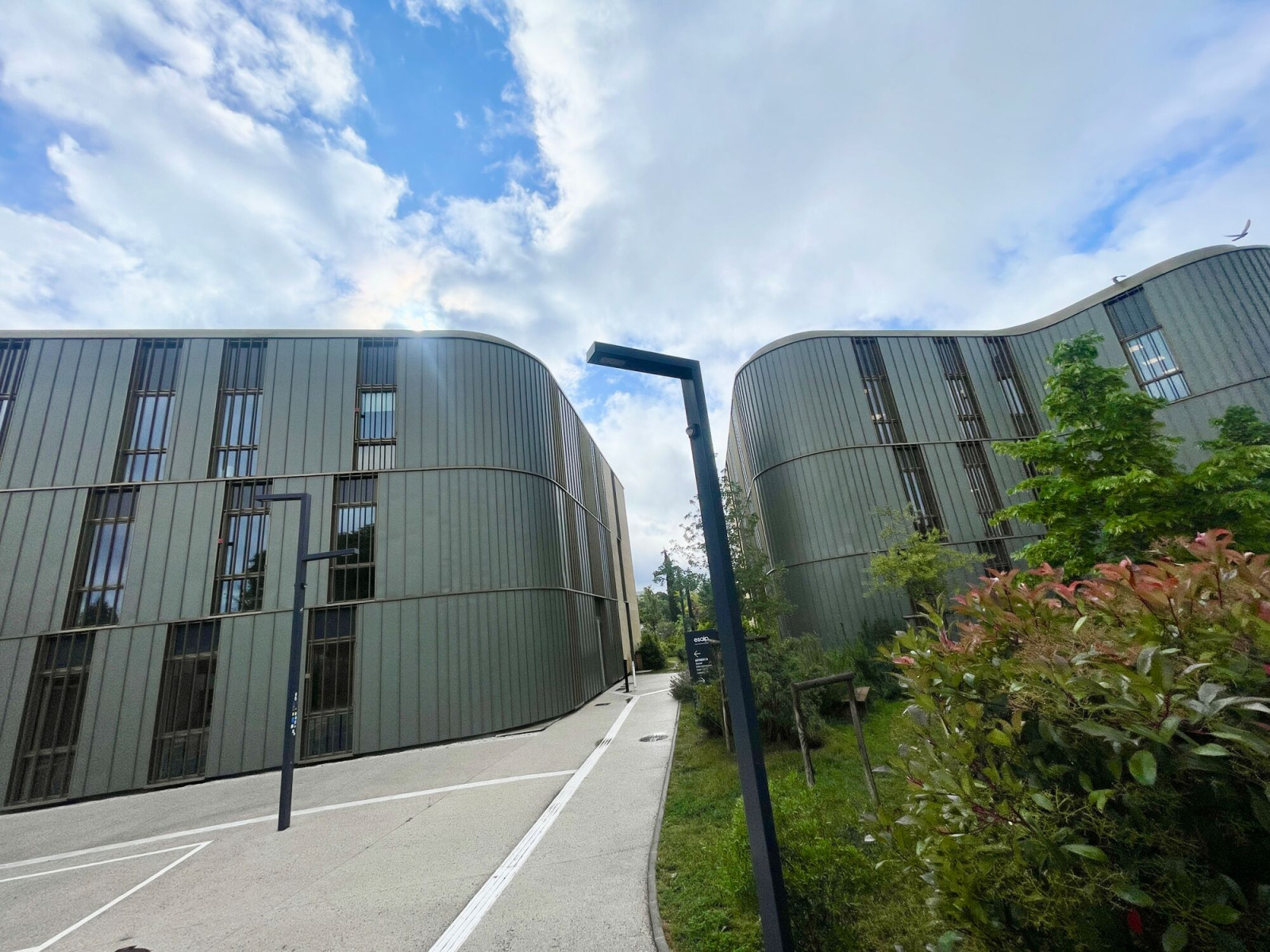
                                                Location
                                                 Location Bureaux Aix-en-Provence 13090